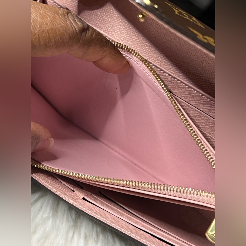 ❌SOLD❌ Louis Vuitton Monogram Canvas Sarah Wallet with Pink Interior Authentic - Picture 7 of 10